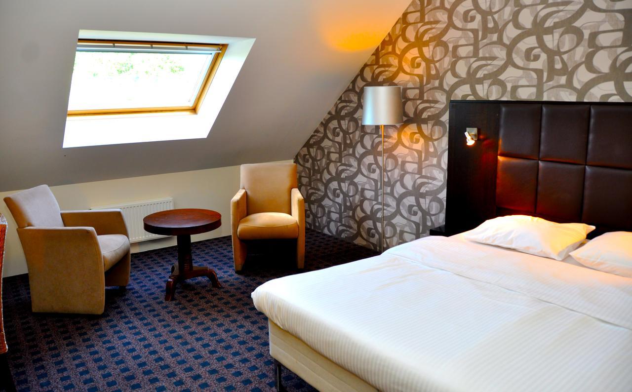 Hotel Prins Van Oranje Diest Esterno foto